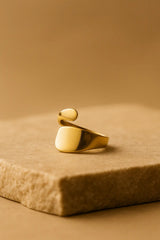 Aeris Curve Ring
