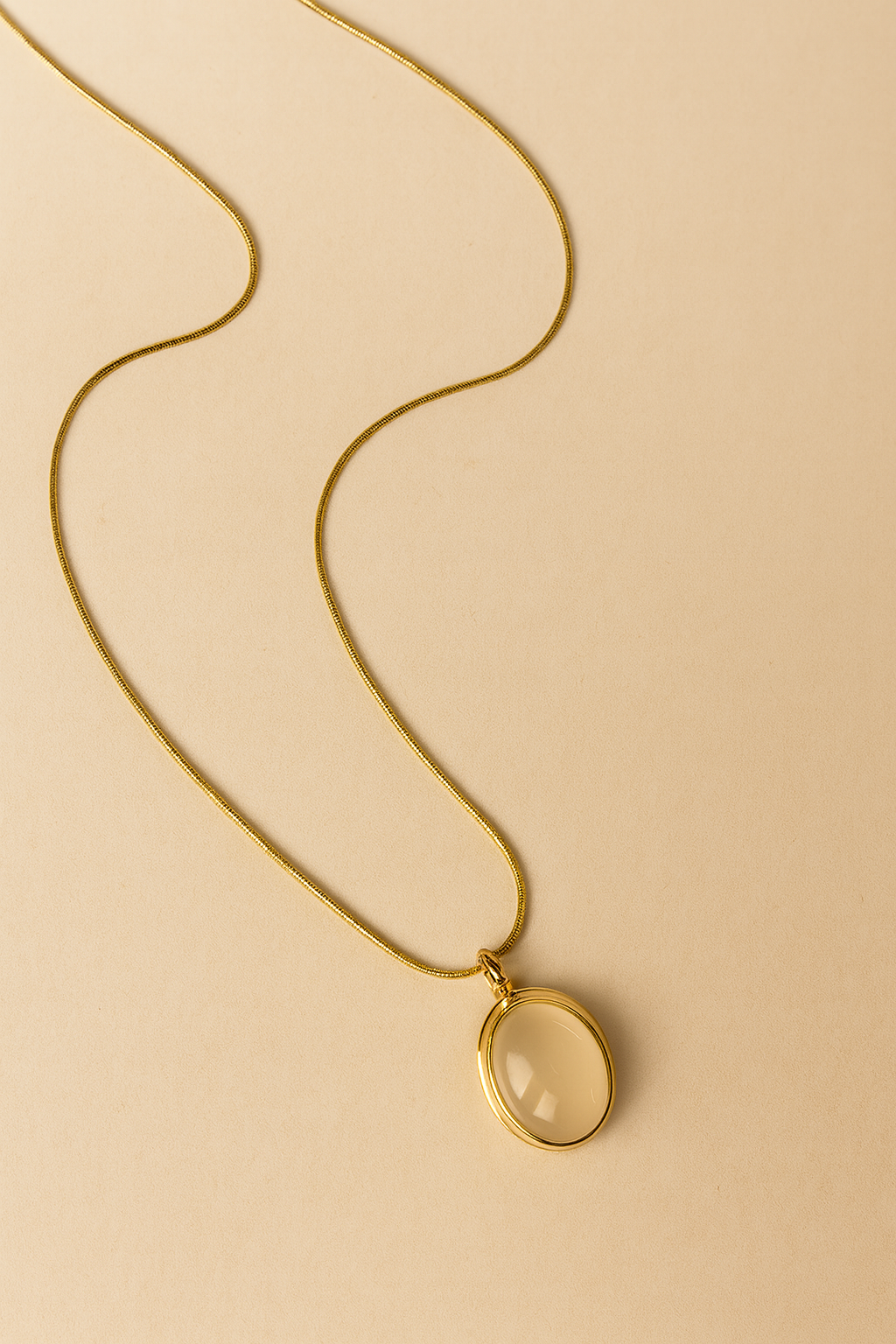 Lunara Oval Pendant
