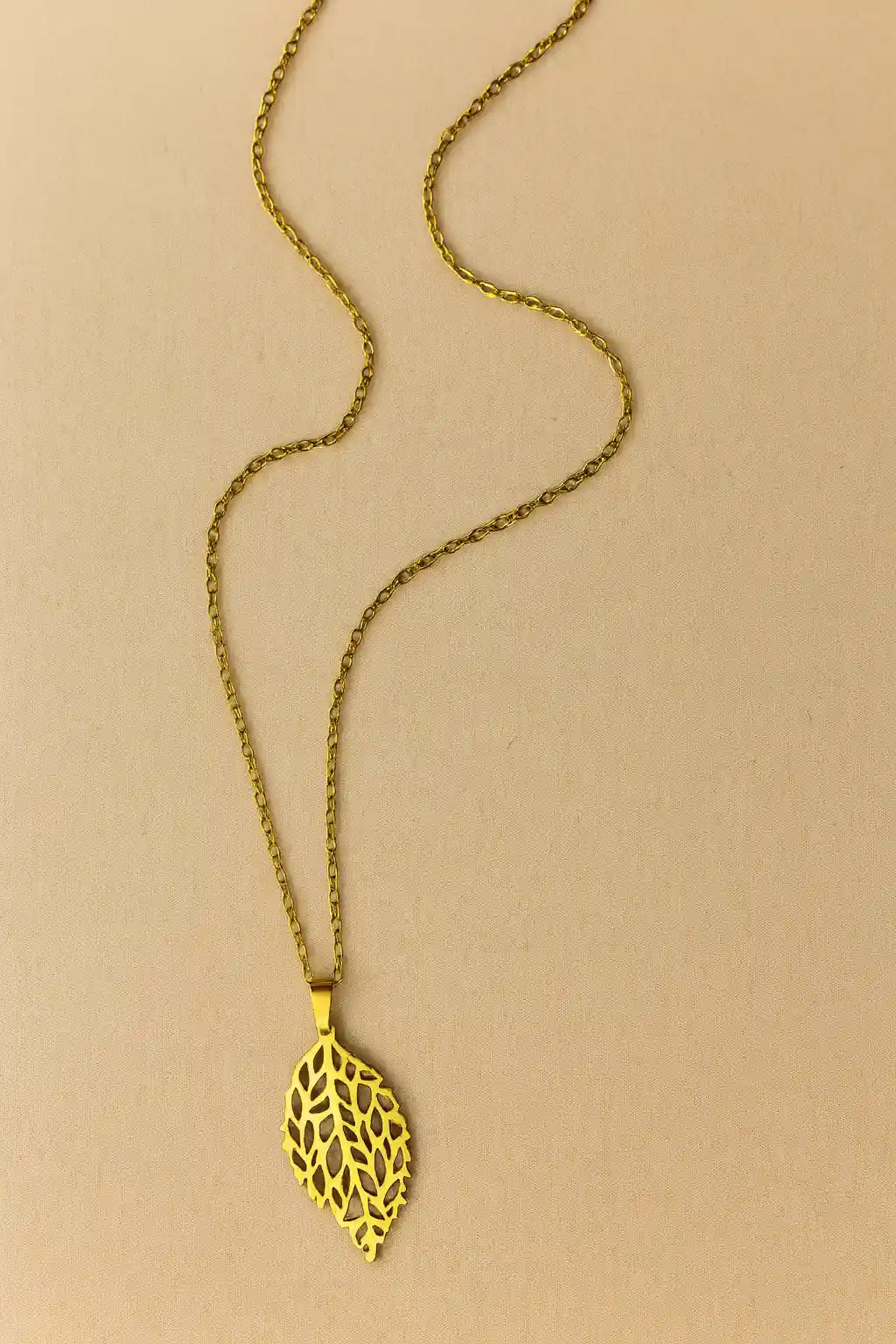 Aureleaf Pendant Necklace