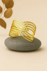 Aventra Wave-Frame Cuff
