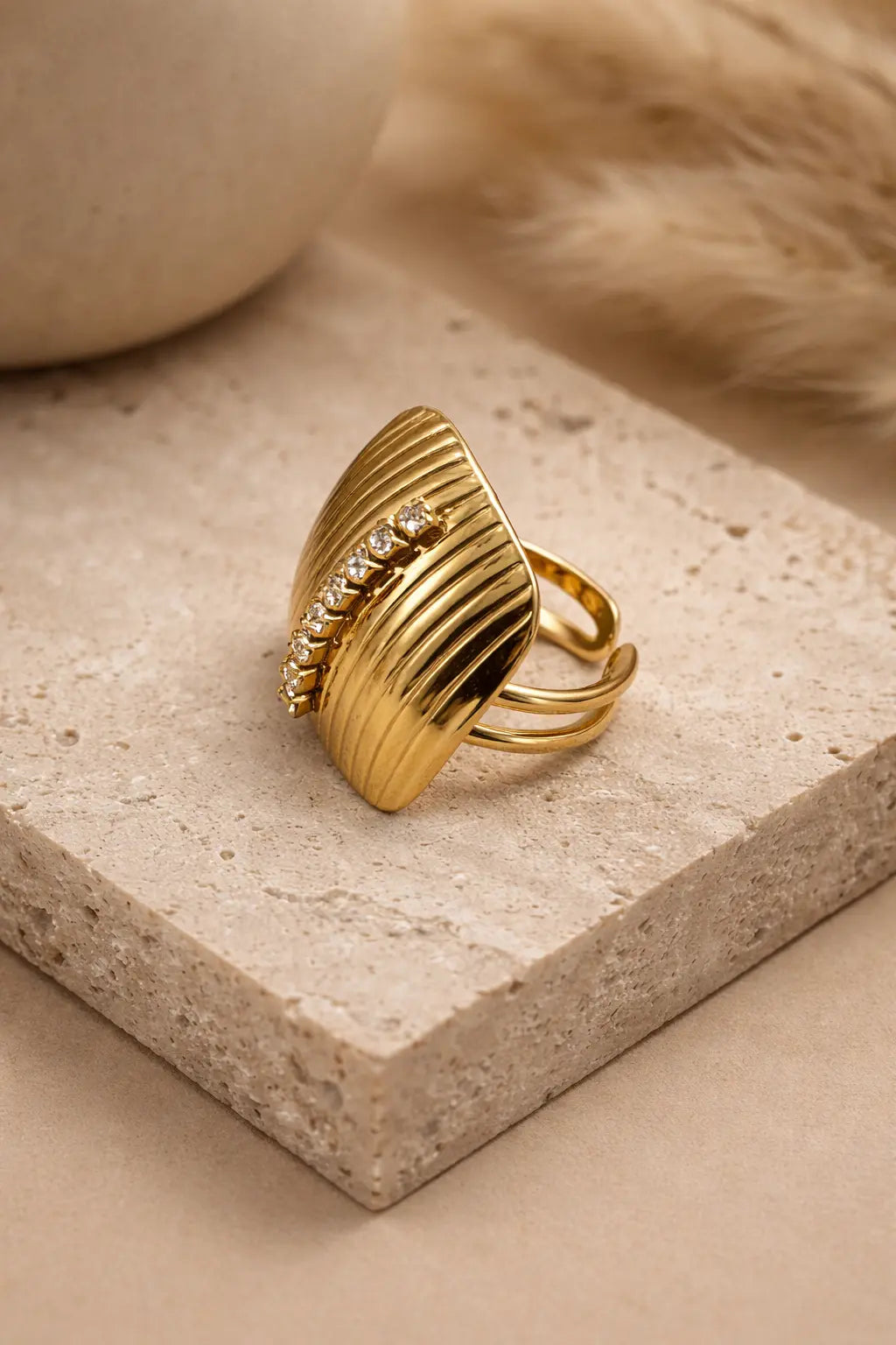 Crowned Curve Ring