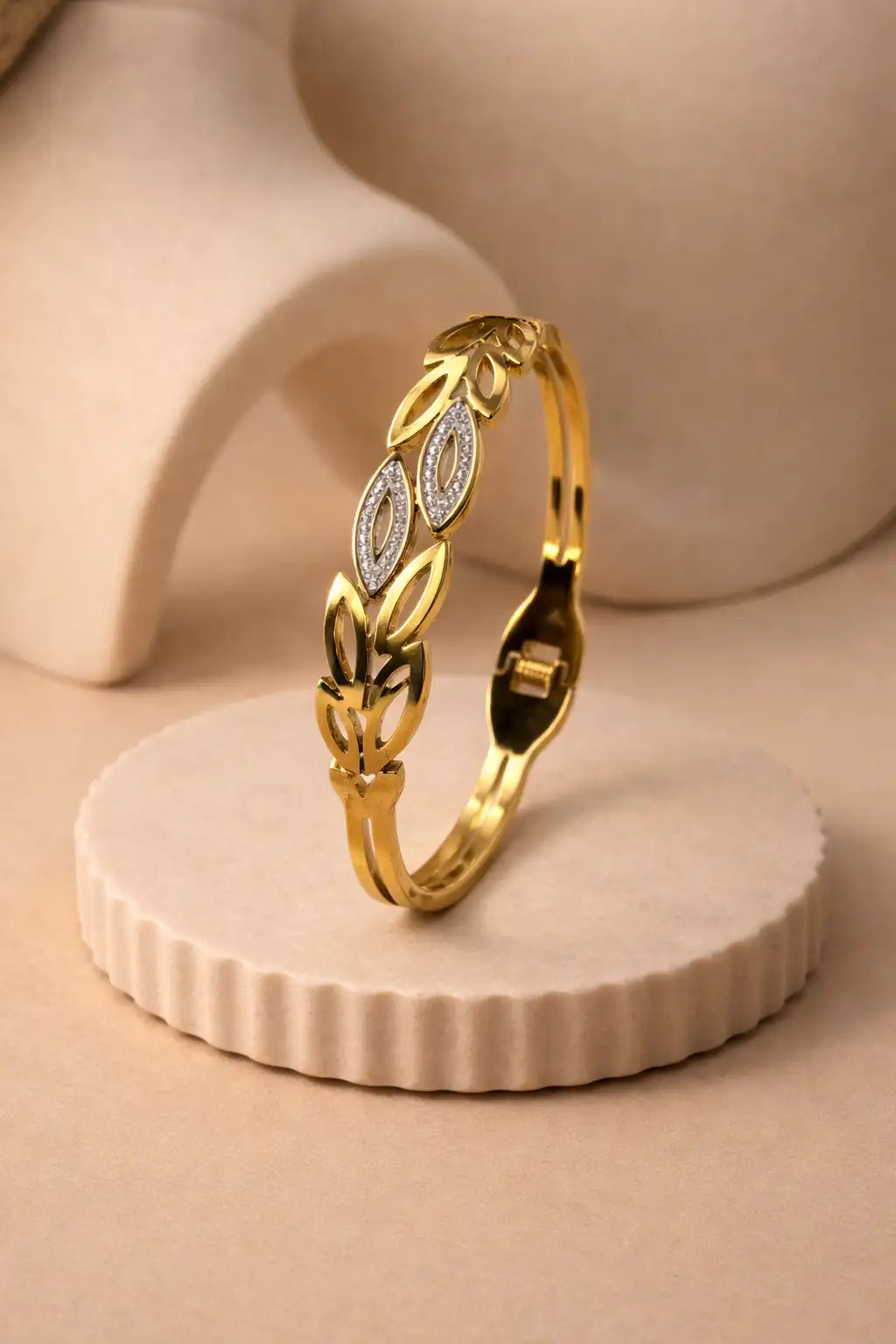 Zahra Glow Bangle