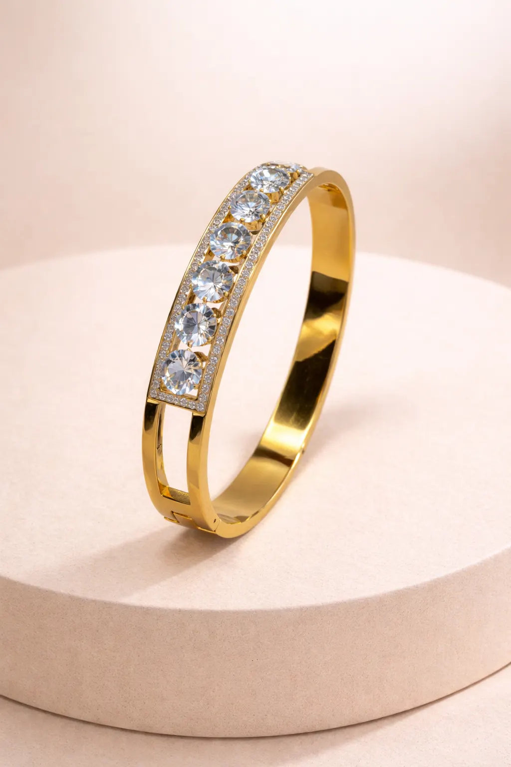 Celeste Line Bangle