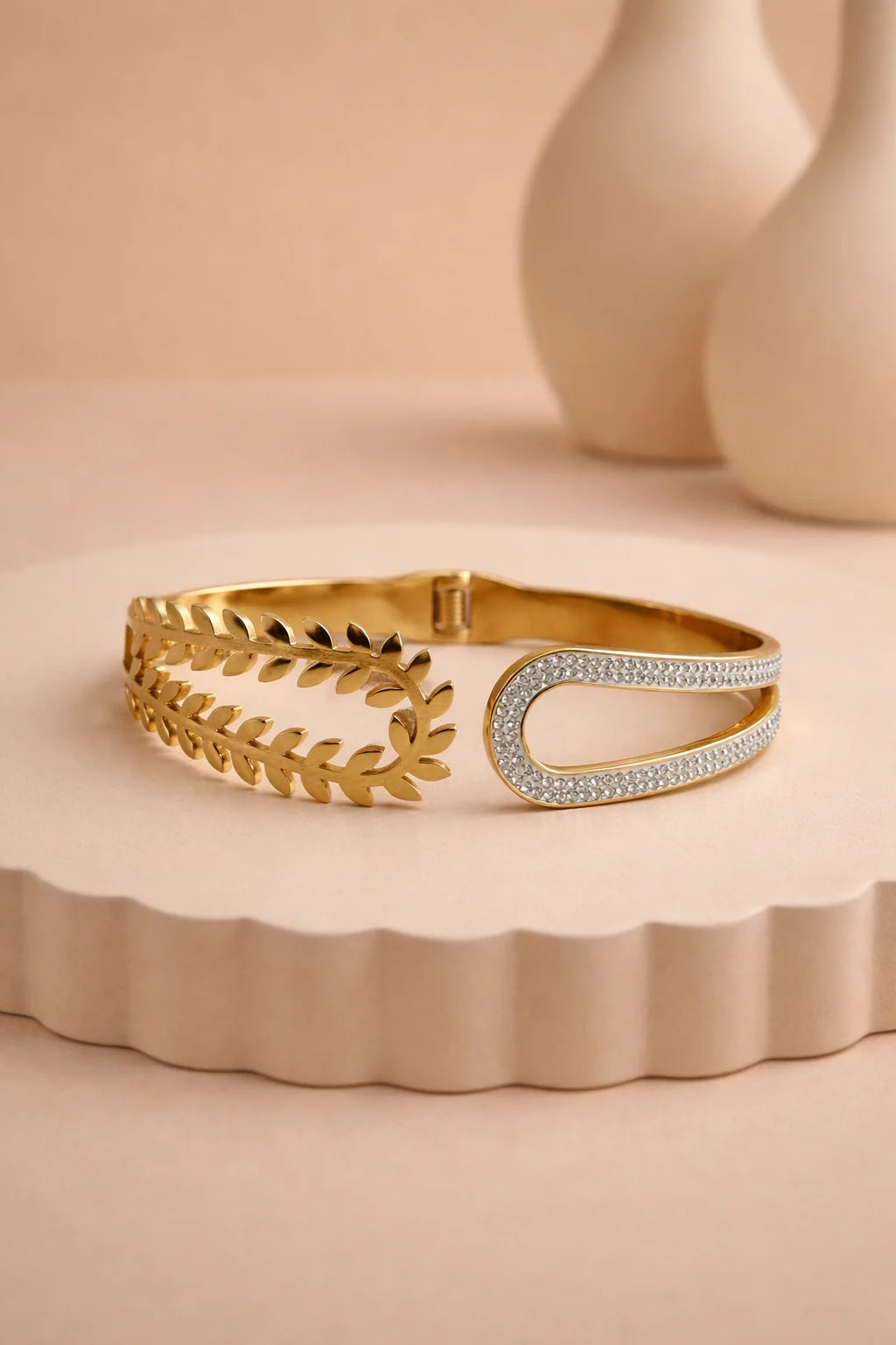 Laurel Glow Gold Bangle