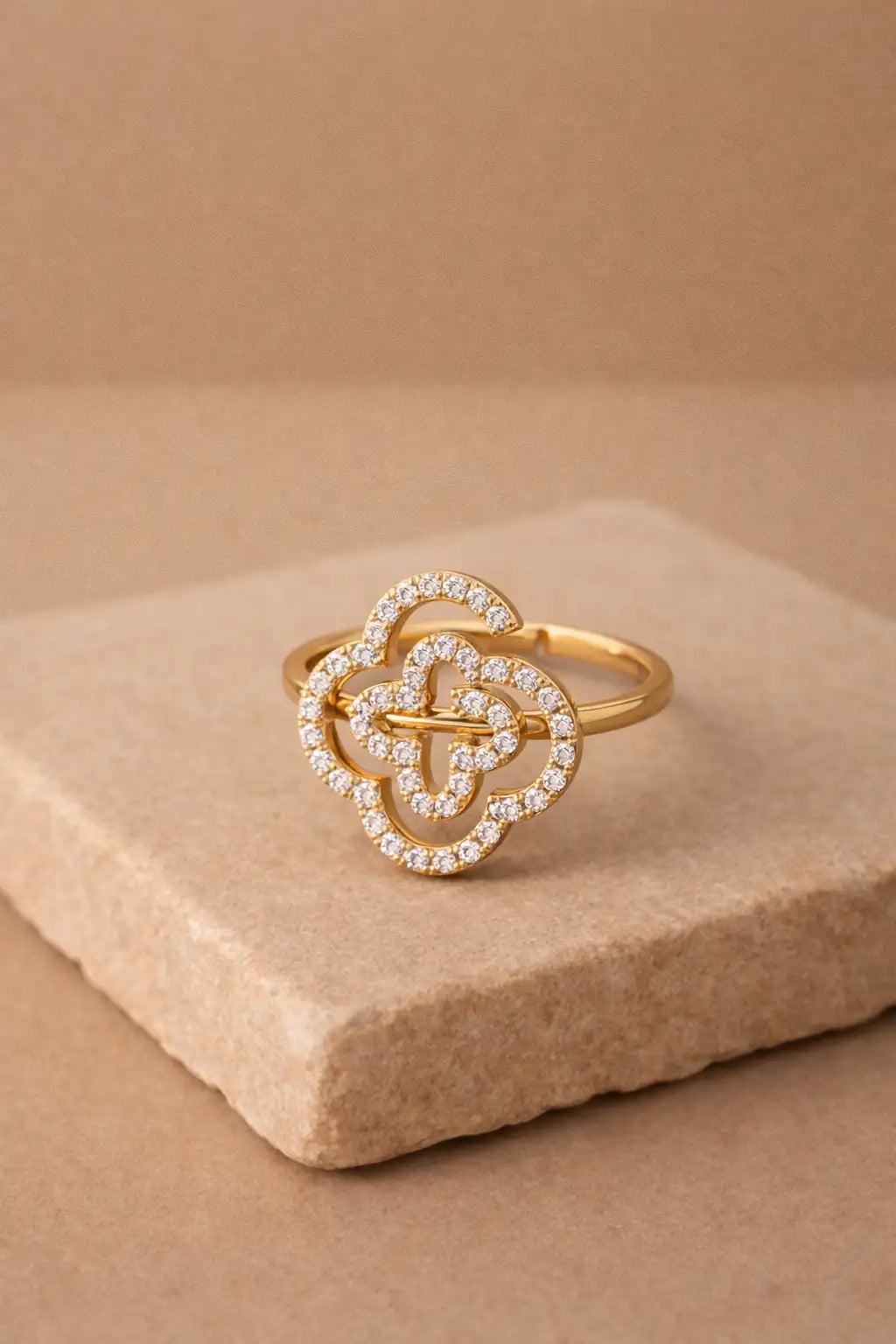 Maison Élan Clover Ring