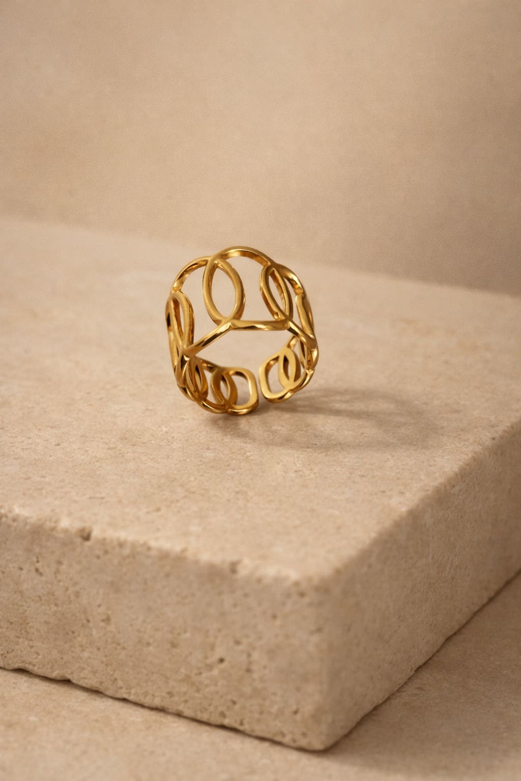 Modern Link Ring