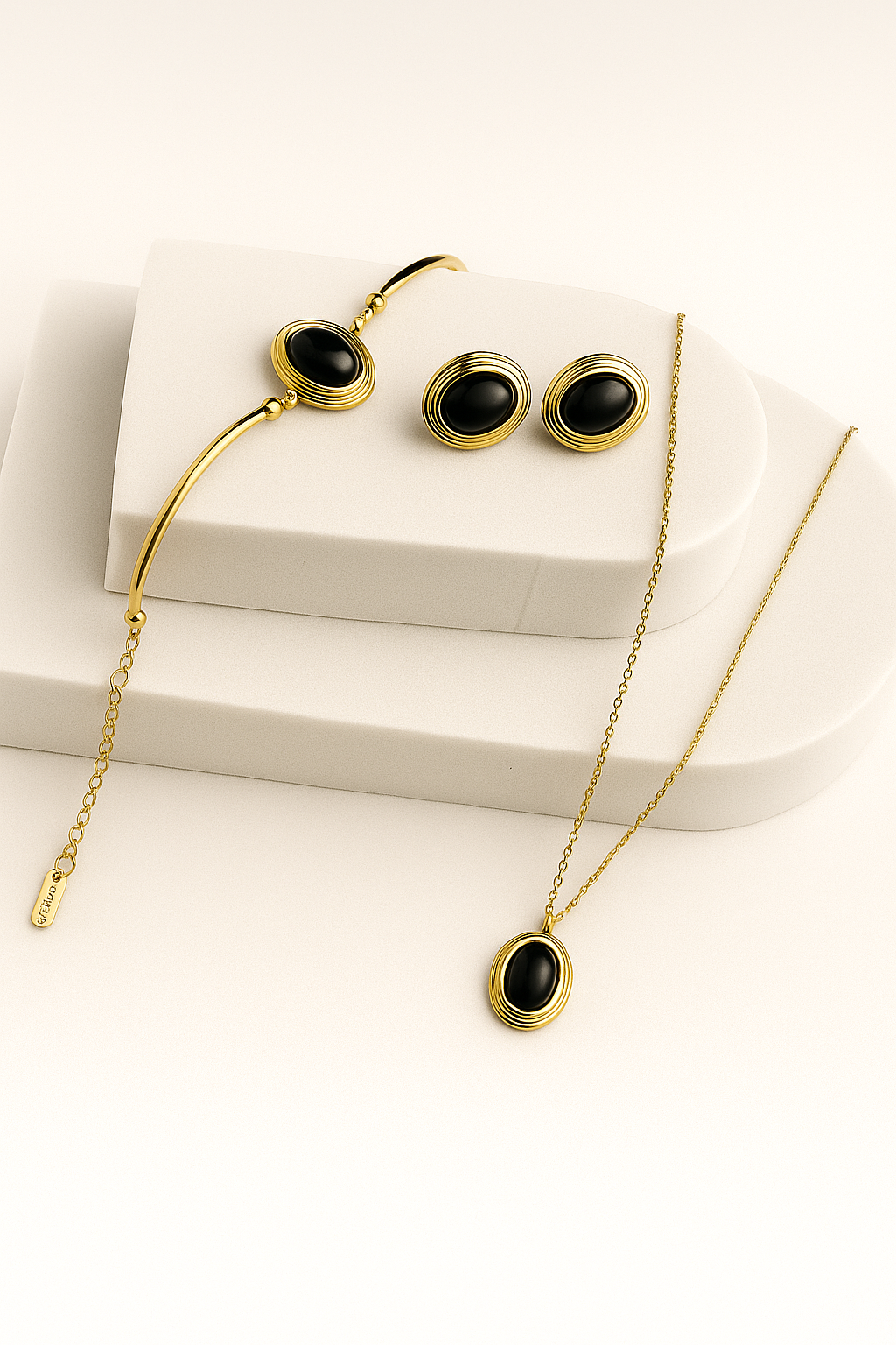 Noir Oval Set