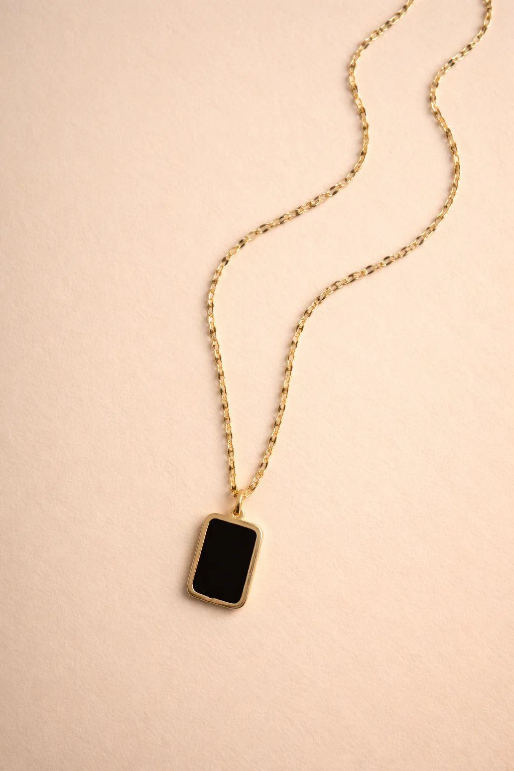 Noire Rectangle Necklace