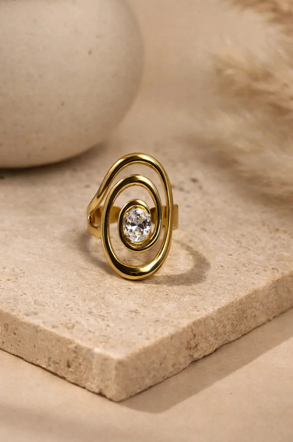 Nova Oval Ring