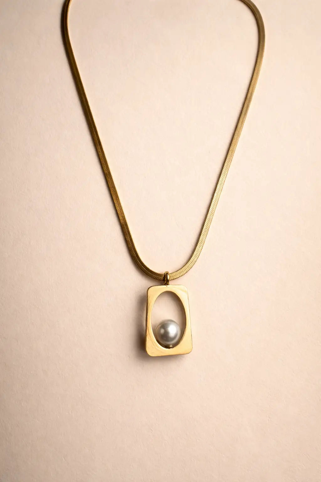 Pearl Frame Necklace
