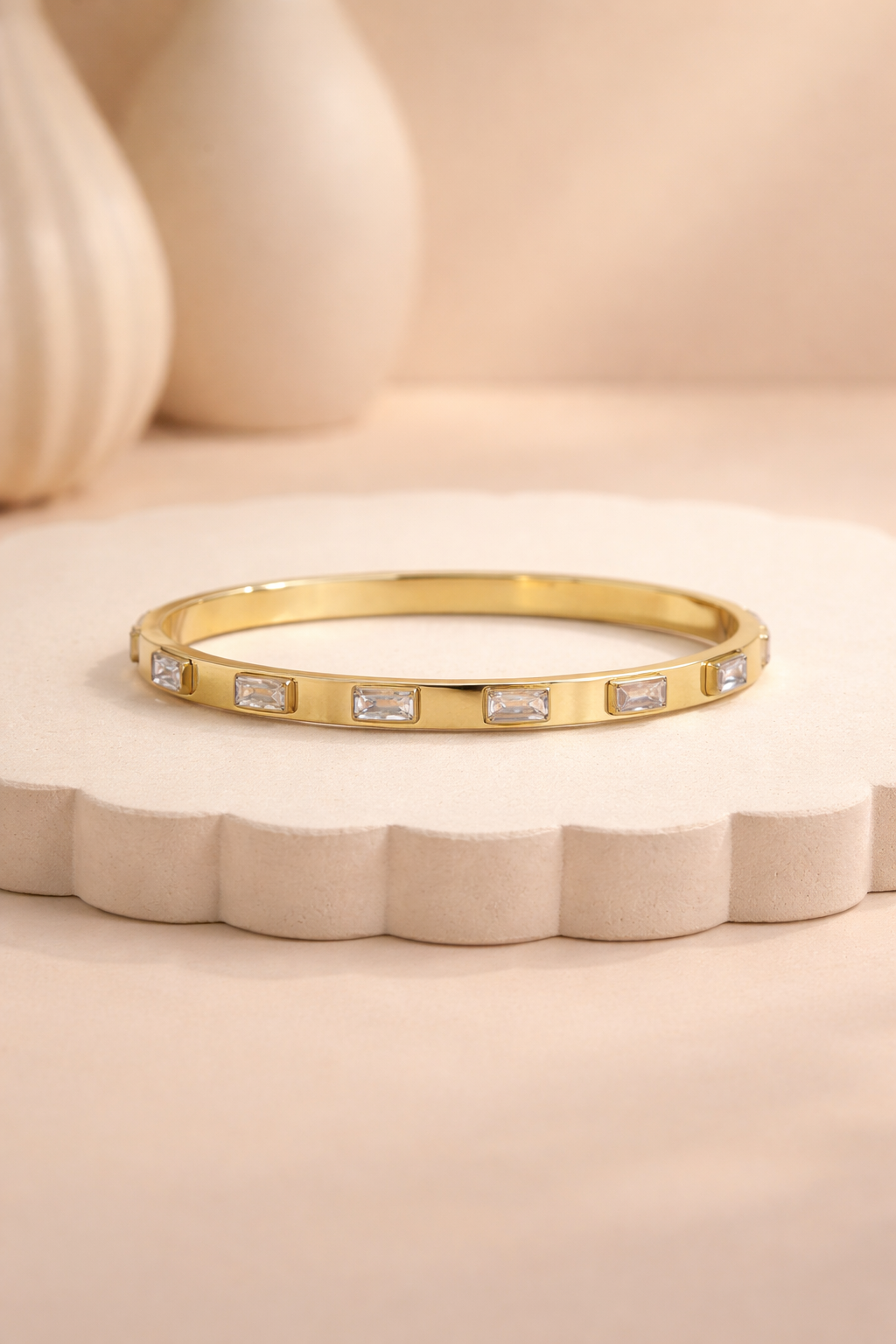 Pure Glow Gold Bangle