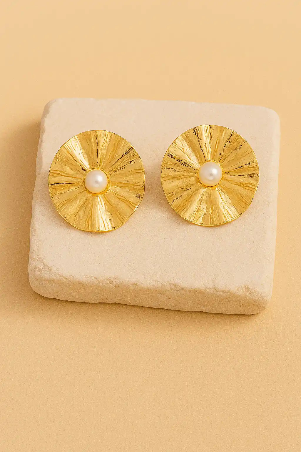 Soleil Pearl Studs