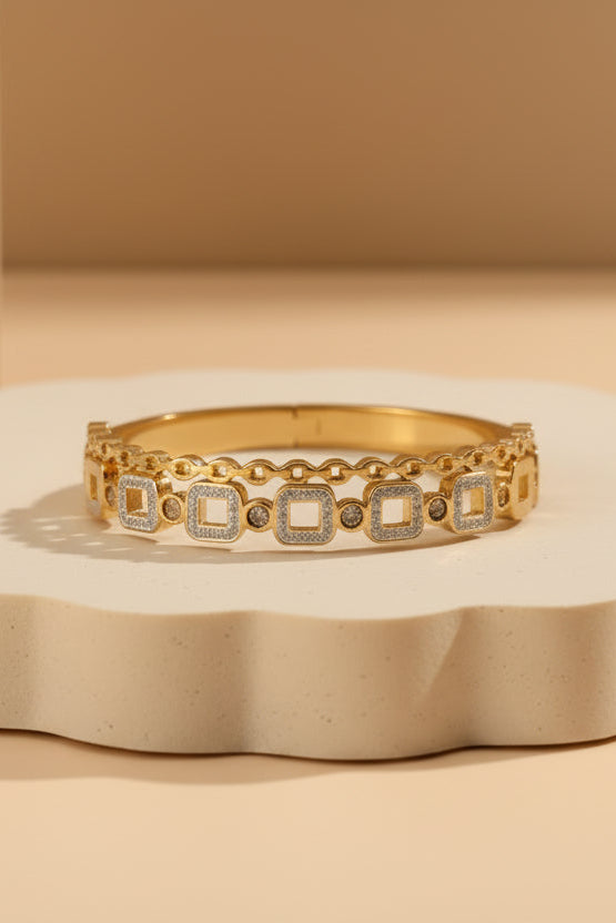 Square-Link Gold Bangle
